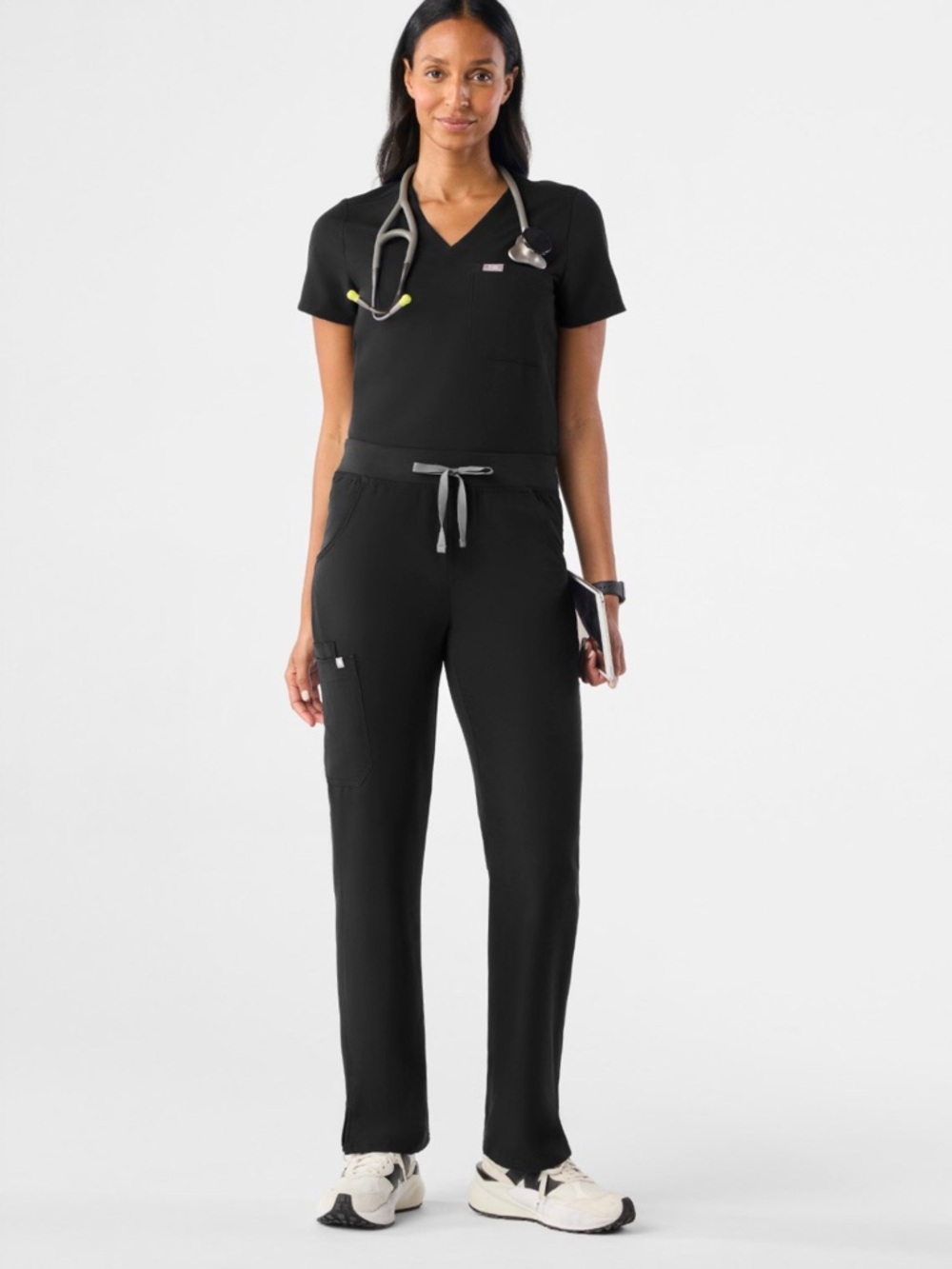 NWT Figs Kade Scrub Bottoms in Black